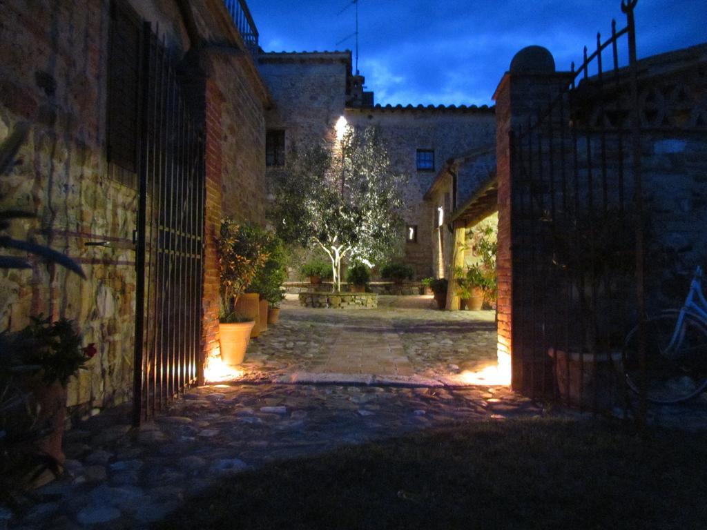 Agriturismo Casapicchiata Villa ปีเอนซา ภายนอก รูปภาพ